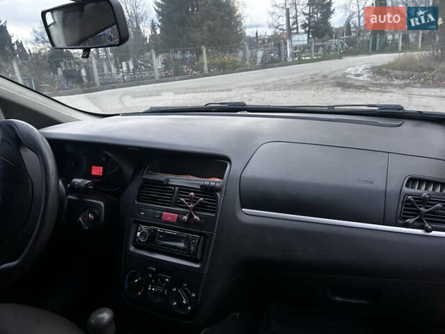Чорний Фіат Лінеа, об'ємом двигуна 1.37 л та пробігом 260 тис. км за 3450 $, фото 13 на Automoto.ua