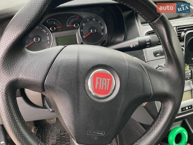 Черный Фиат Линеа, объемом двигателя 1.6 л и пробегом 200 тыс. км за 4200 $, фото 4 на Automoto.ua