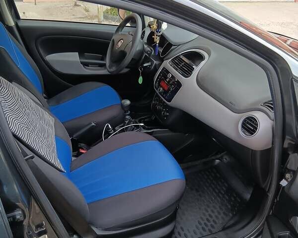 Черный Фиат Линеа, объемом двигателя 1.37 л и пробегом 124 тыс. км за 5800 $, фото 4 на Automoto.ua