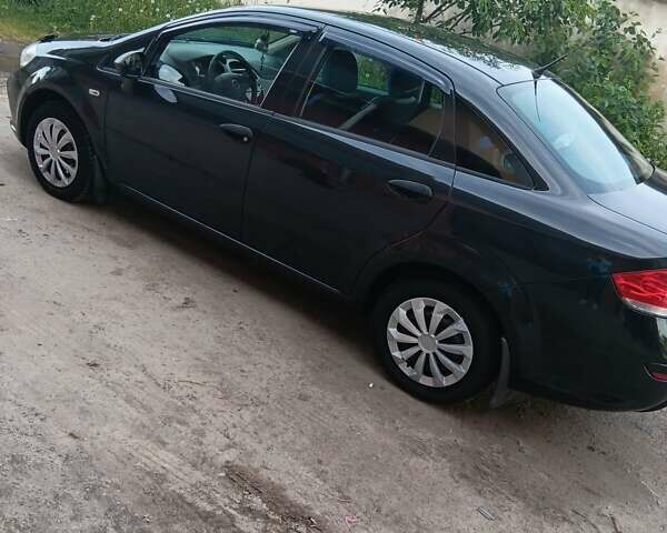 Черный Фиат Линеа, объемом двигателя 1.37 л и пробегом 124 тыс. км за 5800 $, фото 3 на Automoto.ua