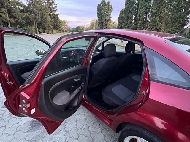 Красный Фиат Линеа, объемом двигателя 1.37 л и пробегом 180 тыс. км за 3200 $, фото 25 на Automoto.ua