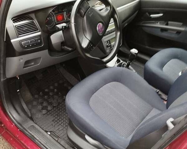 Червоний Фіат Лінеа, об'ємом двигуна 1.37 л та пробігом 92 тис. км за 5221 $, фото 4 на Automoto.ua