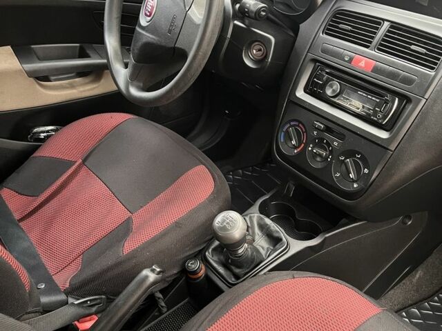 Червоний Фіат Лінеа, об'ємом двигуна 1.4 л та пробігом 156 тис. км за 4500 $, фото 5 на Automoto.ua