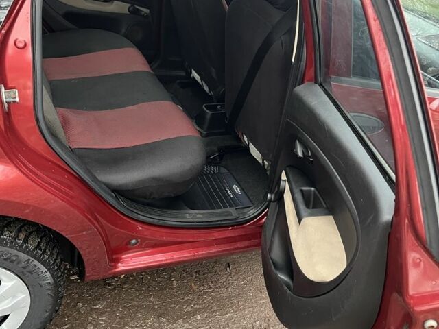 Червоний Фіат Лінеа, об'ємом двигуна 1.4 л та пробігом 156 тис. км за 4500 $, фото 4 на Automoto.ua