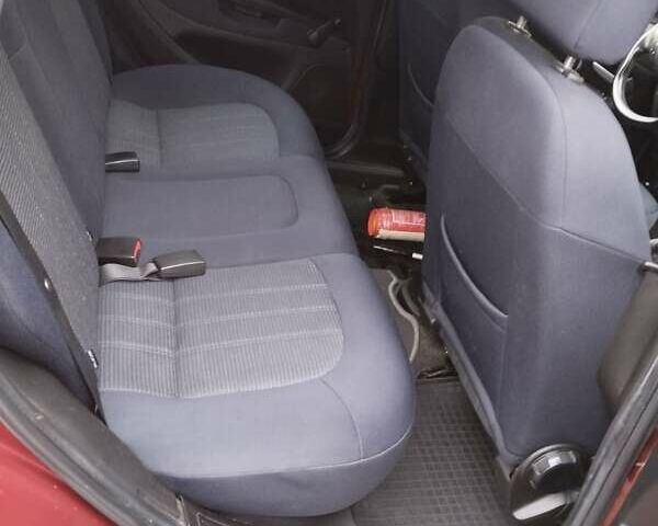 Червоний Фіат Лінеа, об'ємом двигуна 1.37 л та пробігом 92 тис. км за 5221 $, фото 2 на Automoto.ua