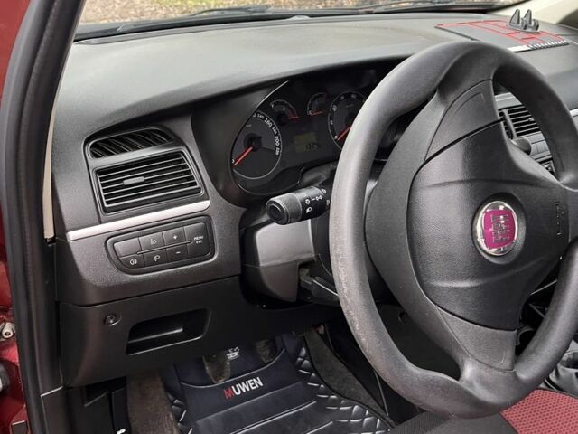 Червоний Фіат Лінеа, об'ємом двигуна 1.4 л та пробігом 156 тис. км за 4500 $, фото 6 на Automoto.ua