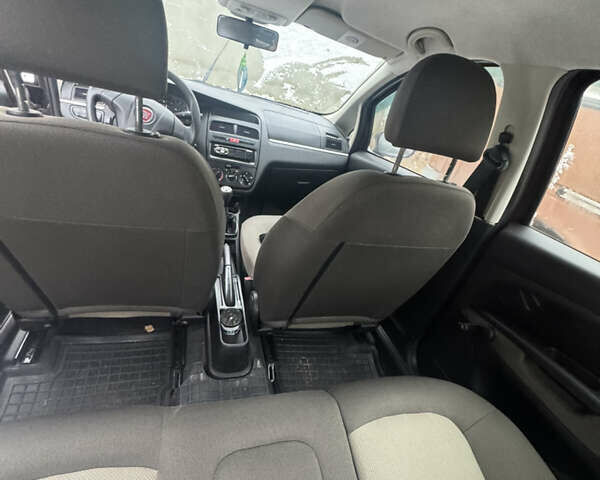 Червоний Фіат Лінеа, об'ємом двигуна 1.4 л та пробігом 194 тис. км за 5300 $, фото 26 на Automoto.ua