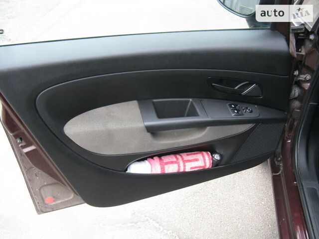 Червоний Фіат Лінеа, об'ємом двигуна 1.4 л та пробігом 155 тис. км за 5300 $, фото 18 на Automoto.ua