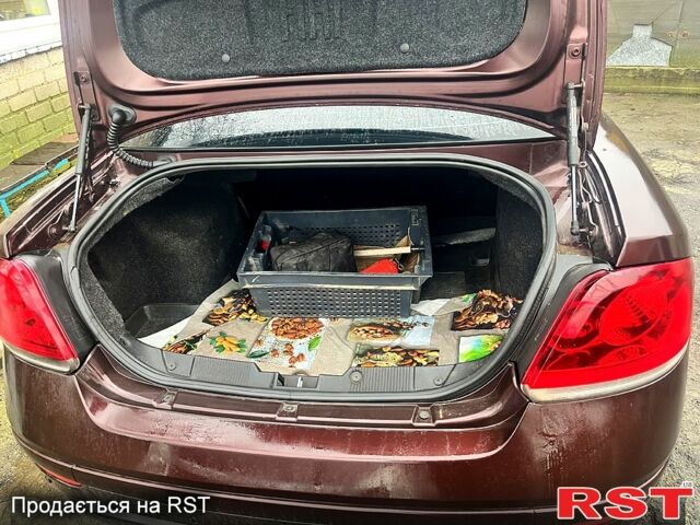 Красный Фиат Линеа, объемом двигателя 1.4 л и пробегом 133 тыс. км за 5000 $, фото 11 на Automoto.ua