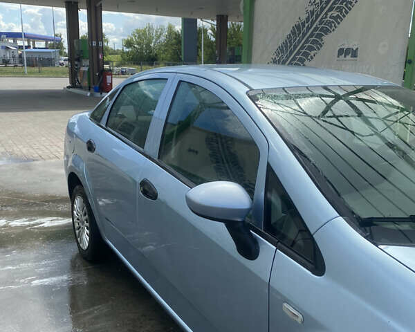 Фиат Линеа, объемом двигателя 1.37 л и пробегом 170 тыс. км за 4450 $, фото 8 на Automoto.ua