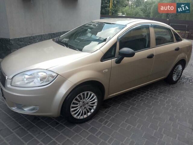 Фиат Линеа, объемом двигателя 1.4 л и пробегом 114 тыс. км за 3850 $, фото 2 на Automoto.ua
