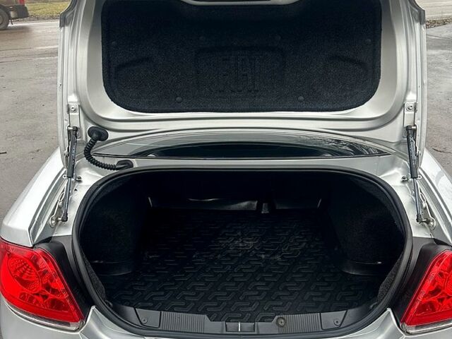 Фиат Линеа, объемом двигателя 1.4 л и пробегом 43 тыс. км за 5100 $, фото 11 на Automoto.ua