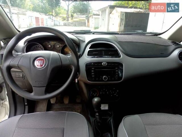 Фиат Линеа, объемом двигателя 0 л и пробегом 256 тыс. км за 4500 $, фото 4 на Automoto.ua