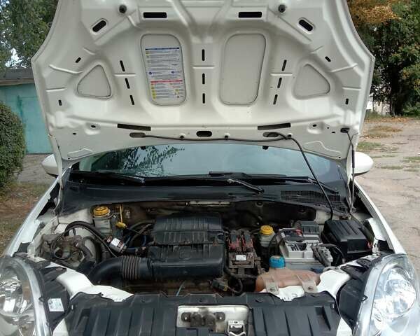 Фиат Линеа, объемом двигателя 0 л и пробегом 256 тыс. км за 4500 $, фото 7 на Automoto.ua