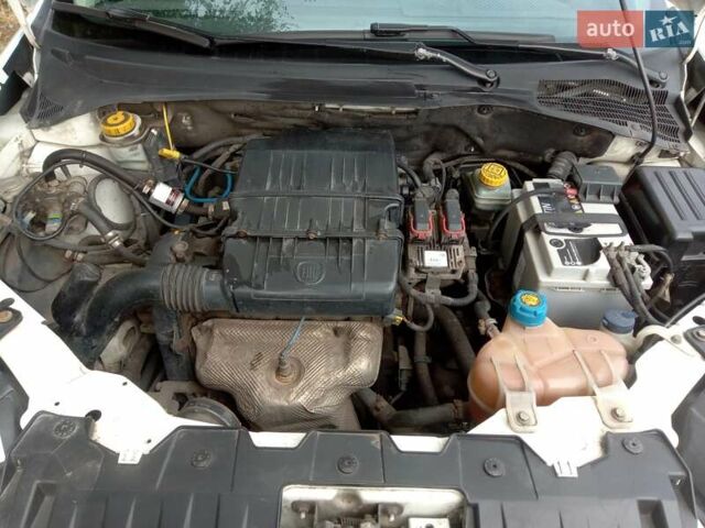 Фиат Линеа, объемом двигателя 0 л и пробегом 256 тыс. км за 4500 $, фото 6 на Automoto.ua