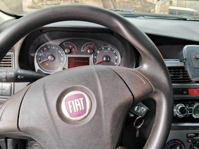 Серый Фиат Линеа, объемом двигателя 1.4 л и пробегом 240 тыс. км за 3600 $, фото 2 на Automoto.ua