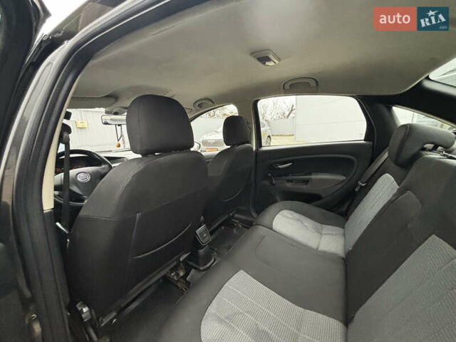 Серый Фиат Линеа, объемом двигателя 1.37 л и пробегом 223 тыс. км за 3700 $, фото 16 на Automoto.ua