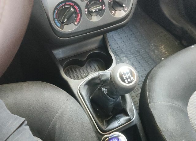 Серый Фиат Линеа, объемом двигателя 1.2 л и пробегом 488 тыс. км за 2100 $, фото 13 на Automoto.ua