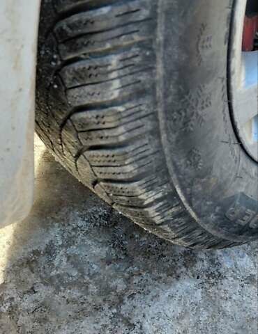 Серый Фиат Линеа, объемом двигателя 1.4 л и пробегом 235 тыс. км за 3800 $, фото 15 на Automoto.ua