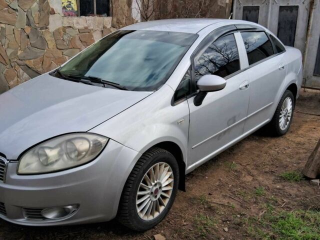 Серый Фиат Линеа, объемом двигателя 1.4 л и пробегом 240 тыс. км за 3600 $, фото 6 на Automoto.ua