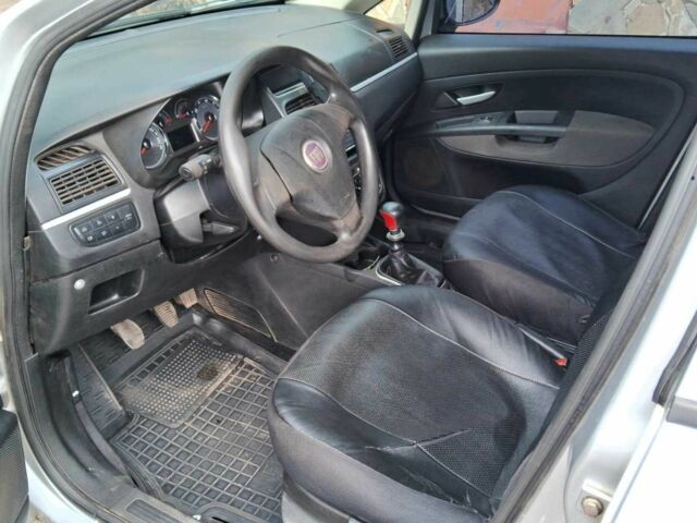 Серый Фиат Линеа, объемом двигателя 1.4 л и пробегом 240 тыс. км за 3600 $, фото 3 на Automoto.ua