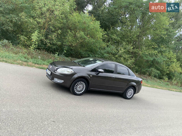 Фіат Лінеа 2008 у Звенигородка на Automoto.ua Сірий Фіат Лінеа, об'ємом двигуна 1.37 л та пробігом 260 тис. км за 5100 $, фото 1 на Automoto.ua