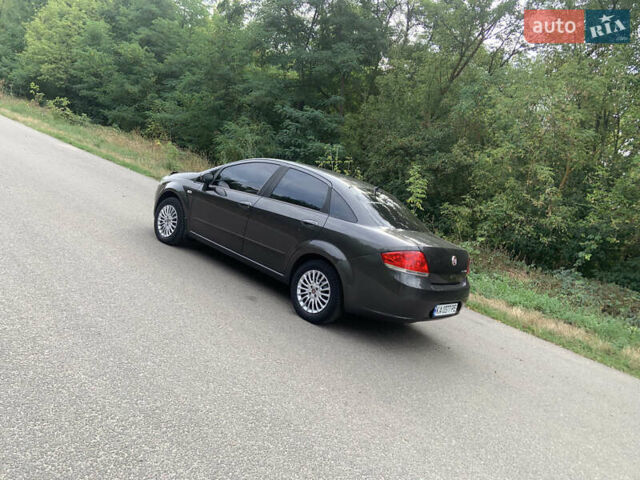 Фіат Лінеа 2008 у Звенигородка на Automoto.ua Сірий Фіат Лінеа, об'ємом двигуна 1.37 л та пробігом 260 тис. км за 5100 $, фото 7 на Automoto.ua