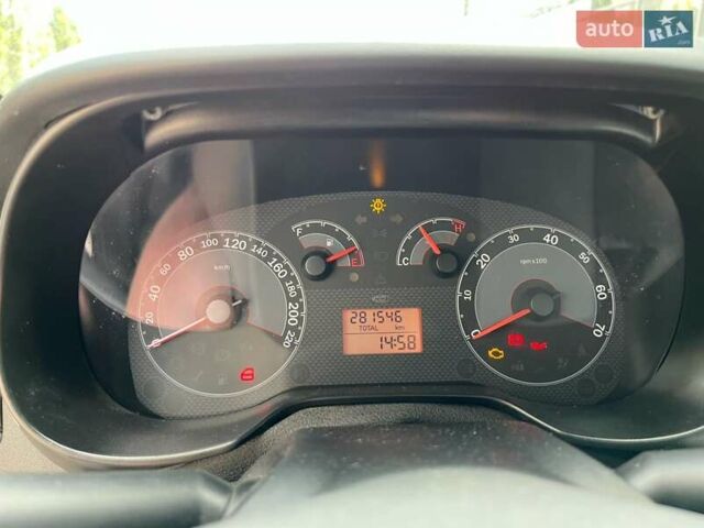 Сірий Фіат Лінеа, об'ємом двигуна 1.37 л та пробігом 281 тис. км за 3200 $, фото 12 на Automoto.ua