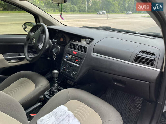 Сірий Фіат Лінеа, об'ємом двигуна 1.37 л та пробігом 281 тис. км за 3200 $, фото 13 на Automoto.ua