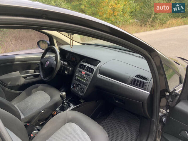 Фіат Лінеа 2008 у Звенигородка на Automoto.ua Сірий Фіат Лінеа, об'ємом двигуна 1.37 л та пробігом 260 тис. км за 5100 $, фото 13 на Automoto.ua