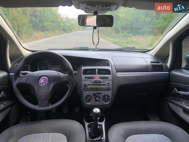 Фіат Лінеа 2008 у Звенигородка на Automoto.ua Сірий Фіат Лінеа, об'ємом двигуна 1.37 л та пробігом 260 тис. км за 5100 $, фото 12 на Automoto.ua