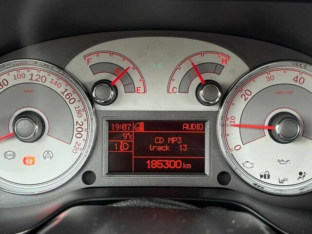 Сірий Фіат Лінеа, об'ємом двигуна 1.4 л та пробігом 185 тис. км за 4999 $, фото 12 на Automoto.ua