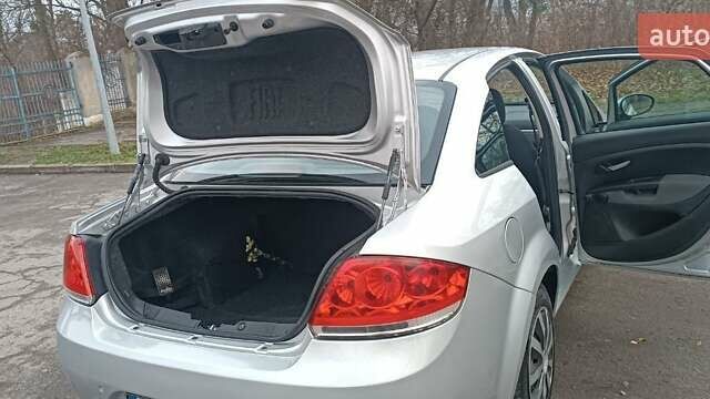 Сірий Фіат Лінеа, об'ємом двигуна 1.37 л та пробігом 253 тис. км за 4000 $, фото 4 на Automoto.ua
