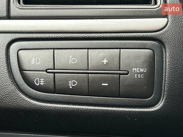 Серый Фиат Линеа, объемом двигателя 1.37 л и пробегом 185 тыс. км за 4999 $, фото 15 на Automoto.ua