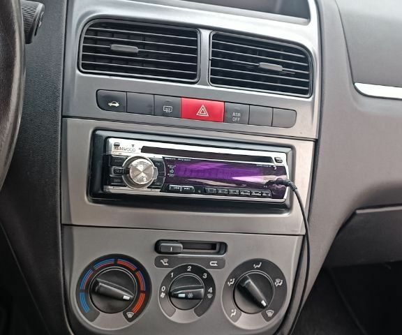 Серый Фиат Линеа, объемом двигателя 1.4 л и пробегом 253 тыс. км за 4000 $, фото 7 на Automoto.ua