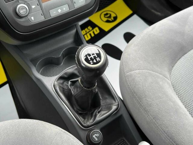 Сірий Фіат Лінеа, об'ємом двигуна 1.4 л та пробігом 185 тис. км за 4999 $, фото 14 на Automoto.ua