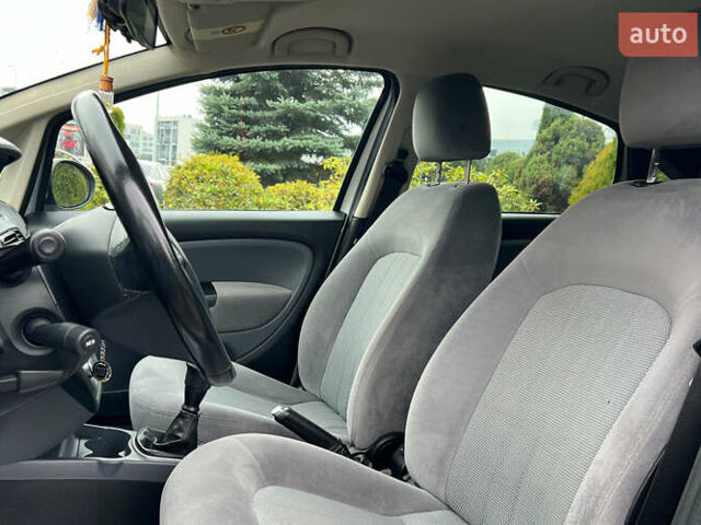 Серый Фиат Линеа, объемом двигателя 1.37 л и пробегом 185 тыс. км за 4999 $, фото 8 на Automoto.ua