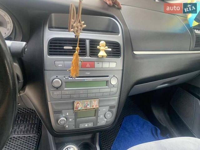 Серый Фиат Линеа, объемом двигателя 1.37 л и пробегом 182 тыс. км за 4500 $, фото 13 на Automoto.ua