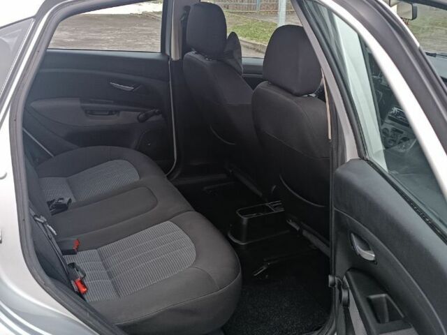 Серый Фиат Линеа, объемом двигателя 1.4 л и пробегом 253 тыс. км за 4000 $, фото 8 на Automoto.ua