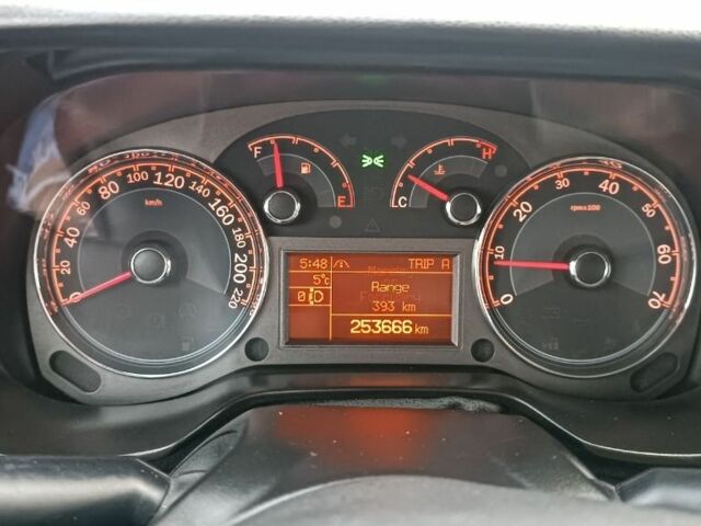 Серый Фиат Линеа, объемом двигателя 1.4 л и пробегом 253 тыс. км за 4000 $, фото 9 на Automoto.ua