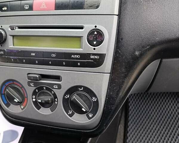 Сірий Фіат Лінеа, об'ємом двигуна 1.4 л та пробігом 181 тис. км за 3999 $, фото 23 на Automoto.ua