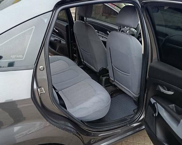 Сірий Фіат Лінеа, об'ємом двигуна 1.4 л та пробігом 181 тис. км за 3999 $, фото 25 на Automoto.ua