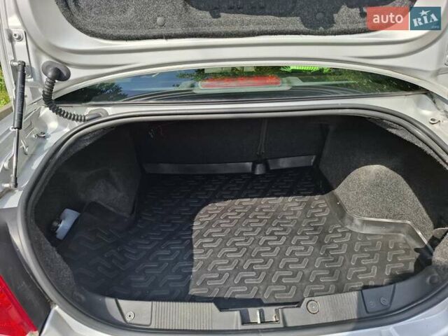 Сірий Фіат Лінеа, об'ємом двигуна 1.37 л та пробігом 77 тис. км за 5099 $, фото 3 на Automoto.ua