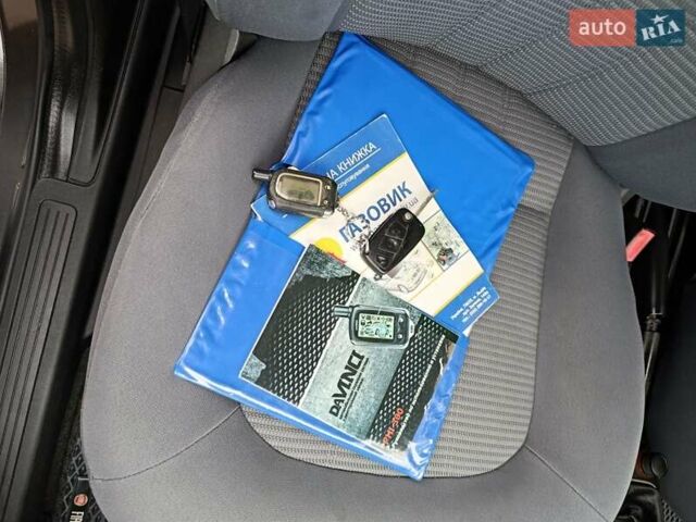 Сірий Фіат Лінеа, об'ємом двигуна 1.4 л та пробігом 181 тис. км за 3999 $, фото 7 на Automoto.ua