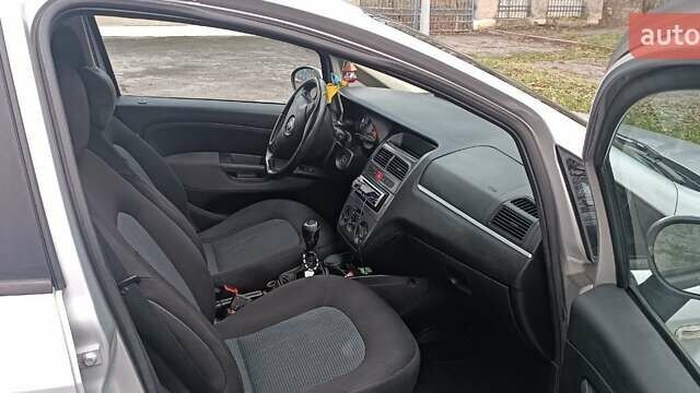 Сірий Фіат Лінеа, об'ємом двигуна 1.37 л та пробігом 253 тис. км за 4000 $, фото 7 на Automoto.ua