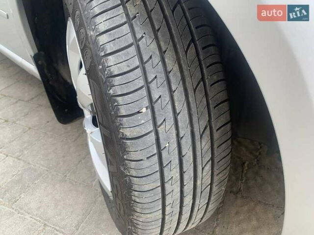 Серый Фиат Линеа, объемом двигателя 1.37 л и пробегом 182 тыс. км за 4500 $, фото 20 на Automoto.ua