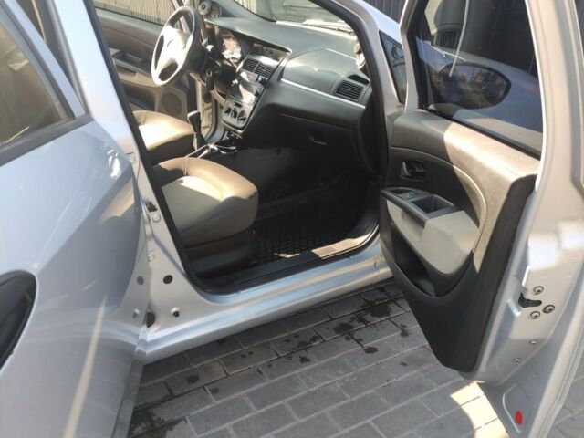 Сірий Фіат Лінеа, об'ємом двигуна 1.4 л та пробігом 180 тис. км за 2700 $, фото 9 на Automoto.ua