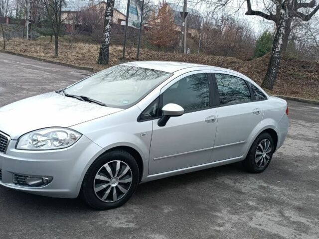 Серый Фиат Линеа, объемом двигателя 1.4 л и пробегом 253 тыс. км за 4000 $, фото 1 на Automoto.ua