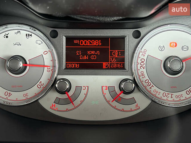 Серый Фиат Линеа, объемом двигателя 1.37 л и пробегом 185 тыс. км за 4999 $, фото 12 на Automoto.ua