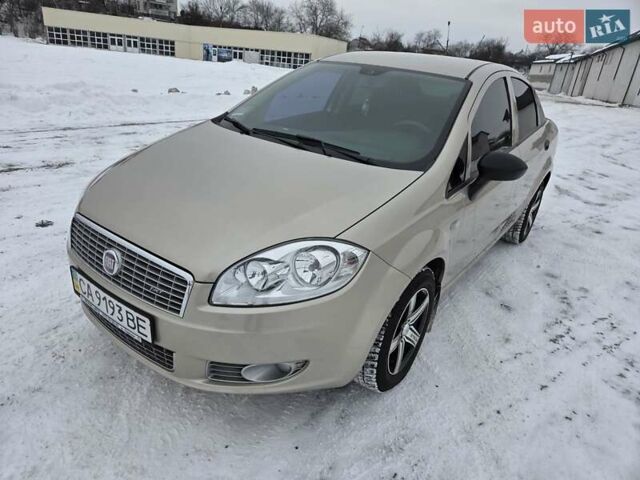 Серый Фиат Линеа, объемом двигателя 1.4 л и пробегом 33 тыс. км за 5900 $, фото 1 на Automoto.ua